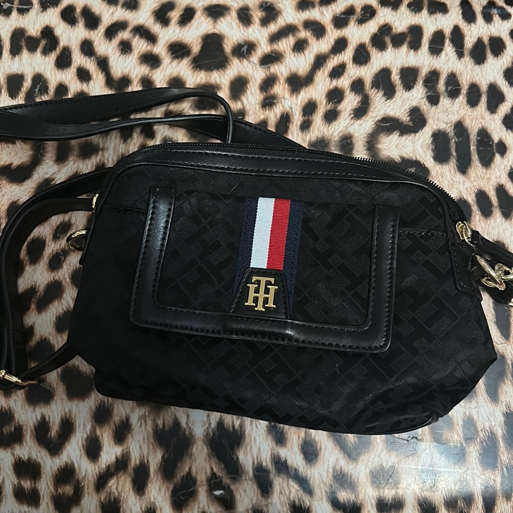 Black Tommy Hilfiger crossbody bag